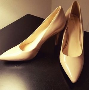 Nine West patent point toe heels